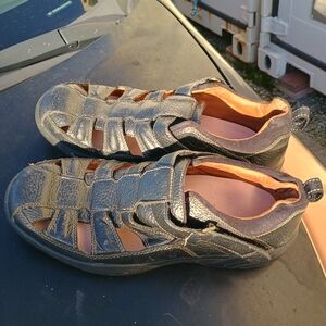 Dr. Comfort fisherman sandal shoes